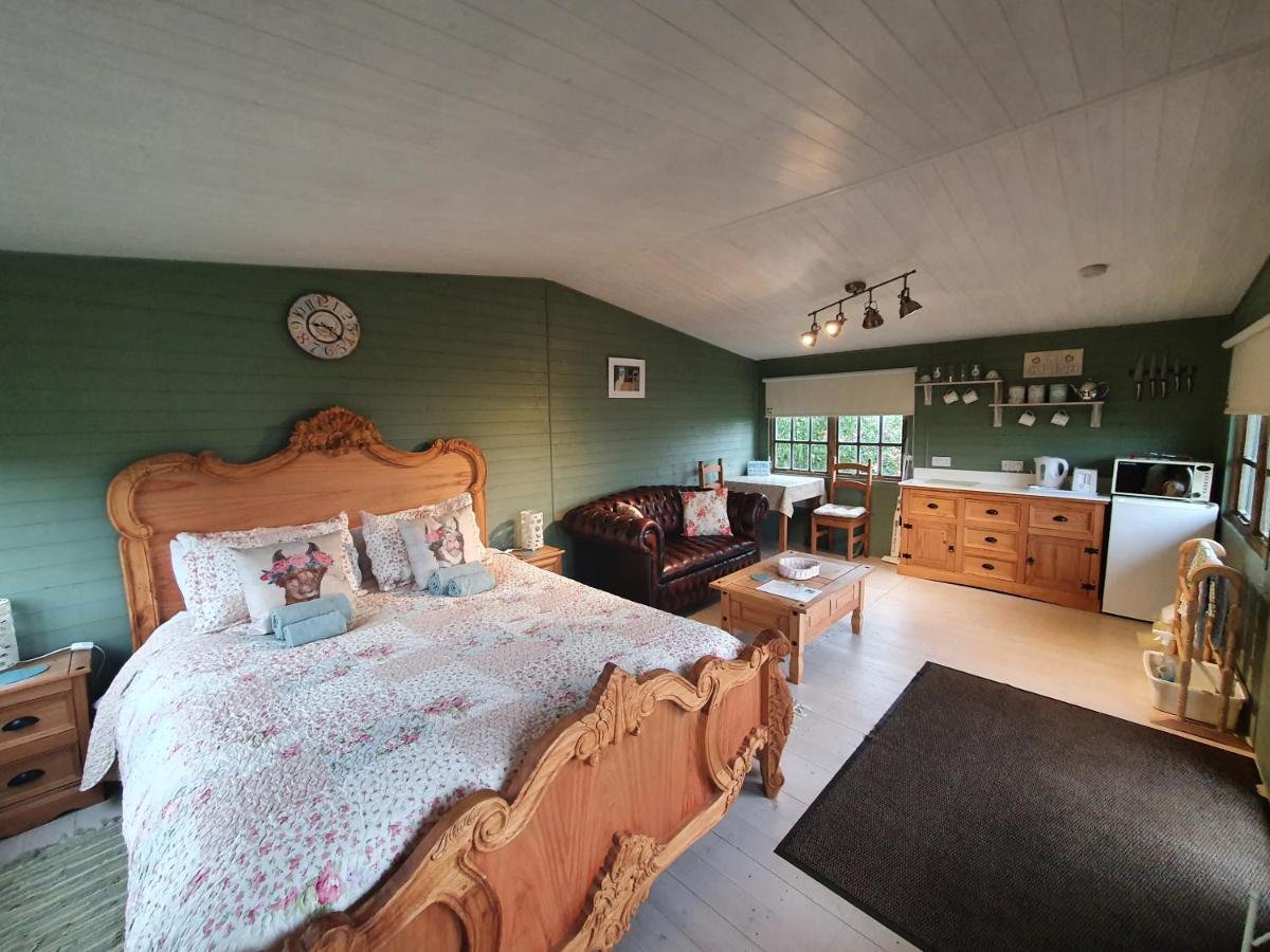Marshland Alpacas Glamping *